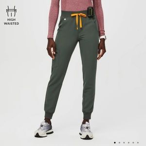 High waisted Zamora Jogger FIGS and matching one pocket jogger scrubs set